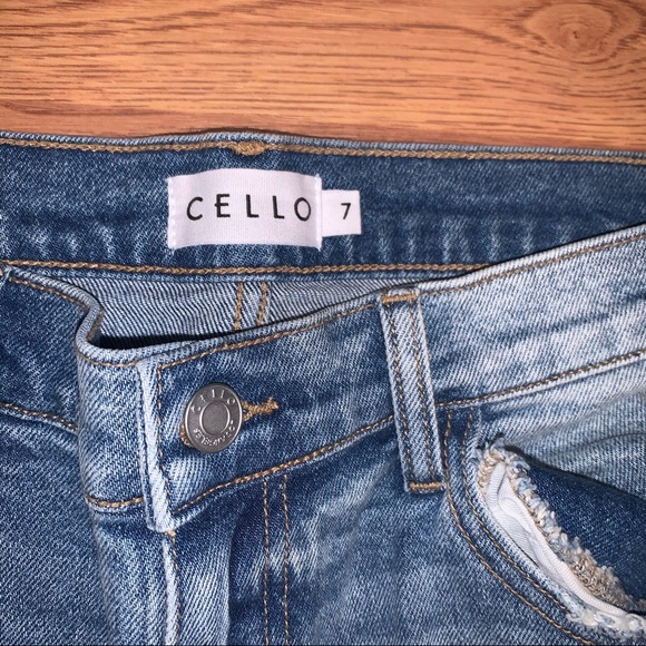 Cello Light Wash Straight leg Destroyed Cut Jeans - Picture 6 of 13